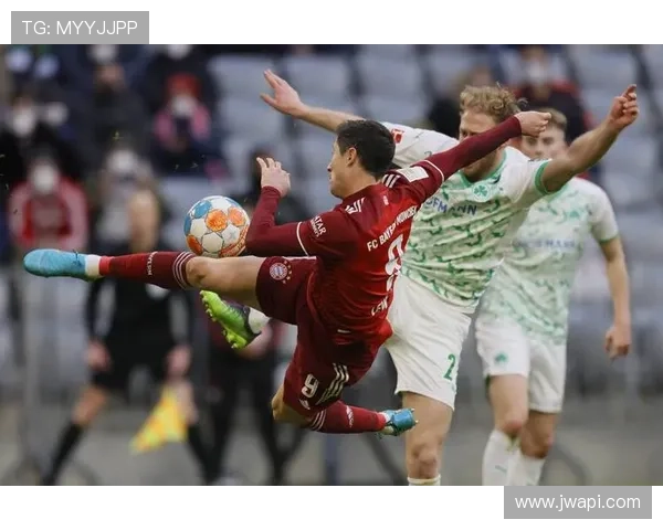 莱万多夫斯基持续提升球队士气，成为更衣室领袖注入新活力