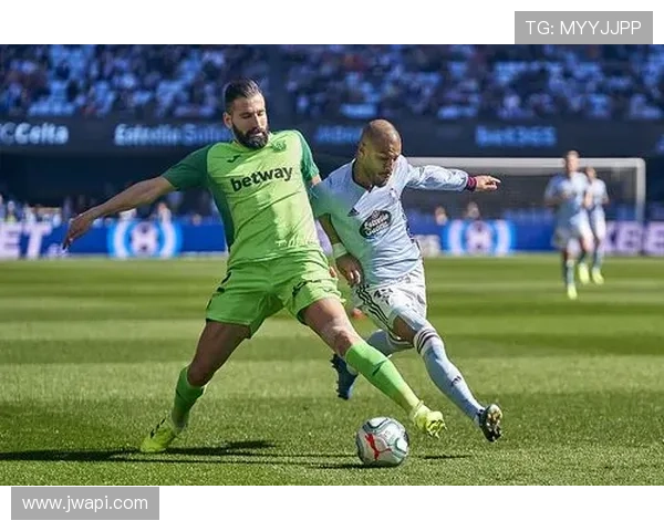 马洛卡中路渗透战术表现稳健，球队迎来关键胜利分析