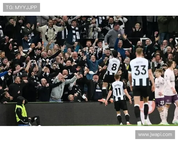 尤文中场关键时刻断裂,表面运转正常背后连接性受限,整体表现稳定性面临考验 尤文中场关键时刻断裂,表面运转正常背后连接性受限,整体表现稳定性面临考验